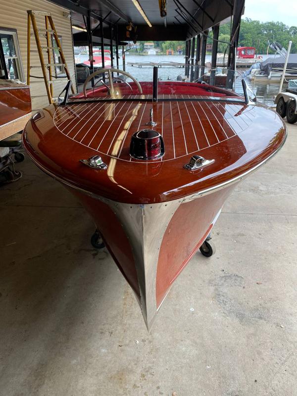 1949 17' Chris Craft Runabout