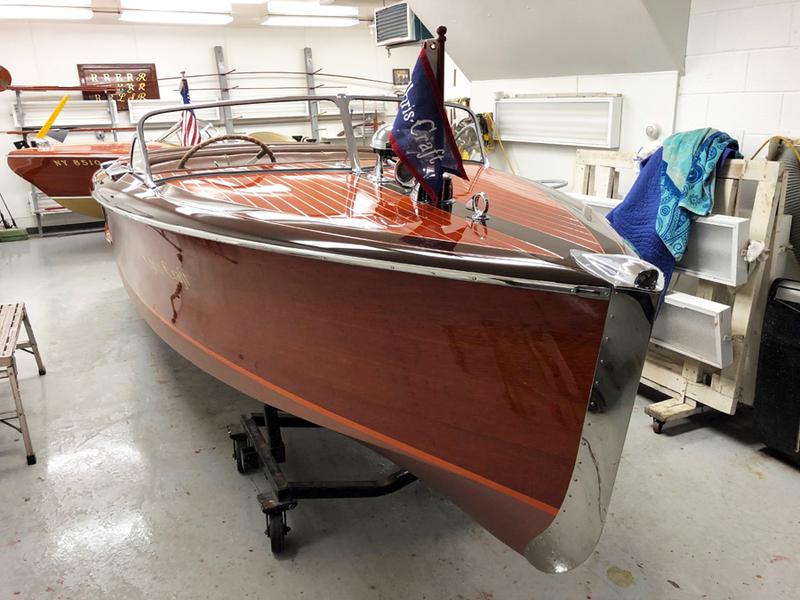 1940 19' Chris Craft Runabout Barrelback