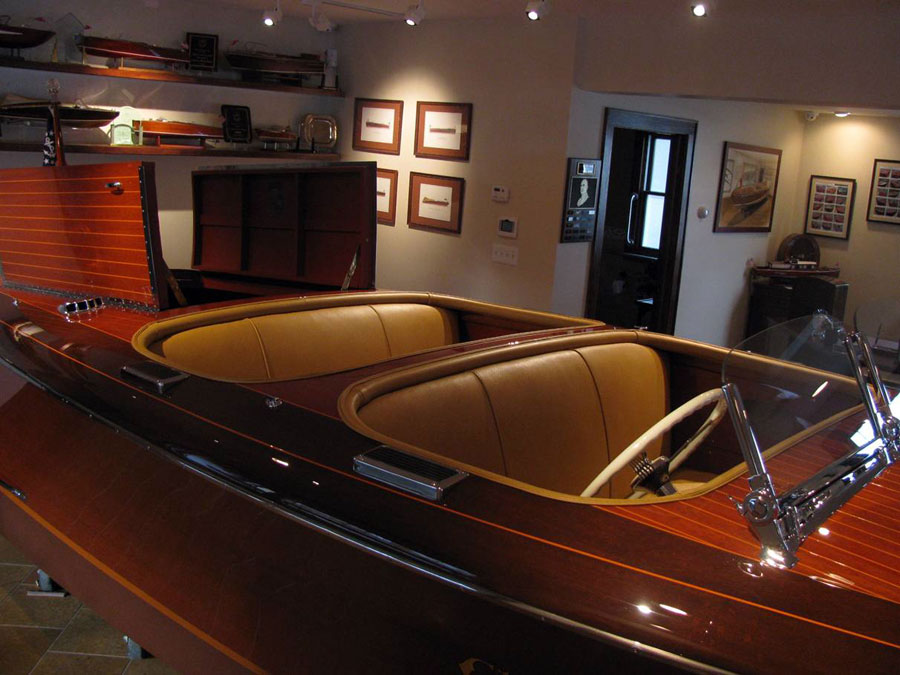 1940 19' Chris Craft Barrelback Runabout