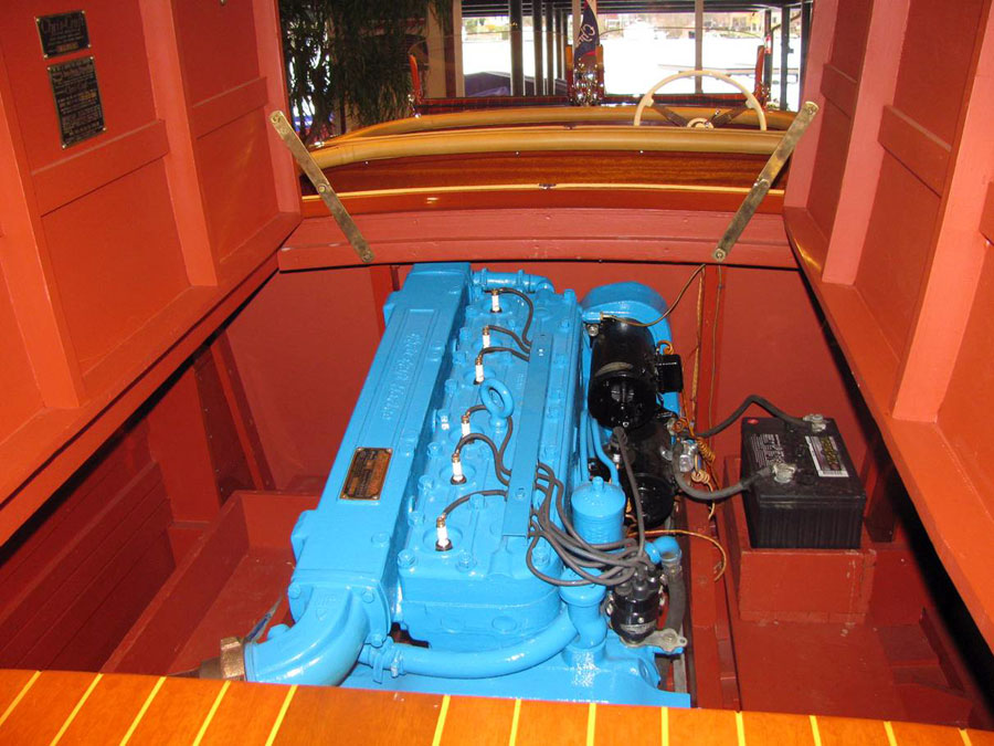 1940 19' Chris Craft Barrelback Runabout