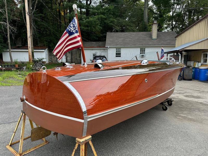 1941 19' Chris Craft Barrelback