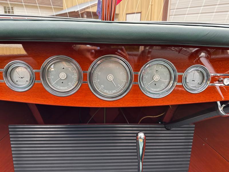 1941 19' Chris Craft Barrelback