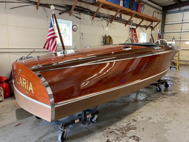 1941 19' Chris Craft Custom Runabout Barrelback