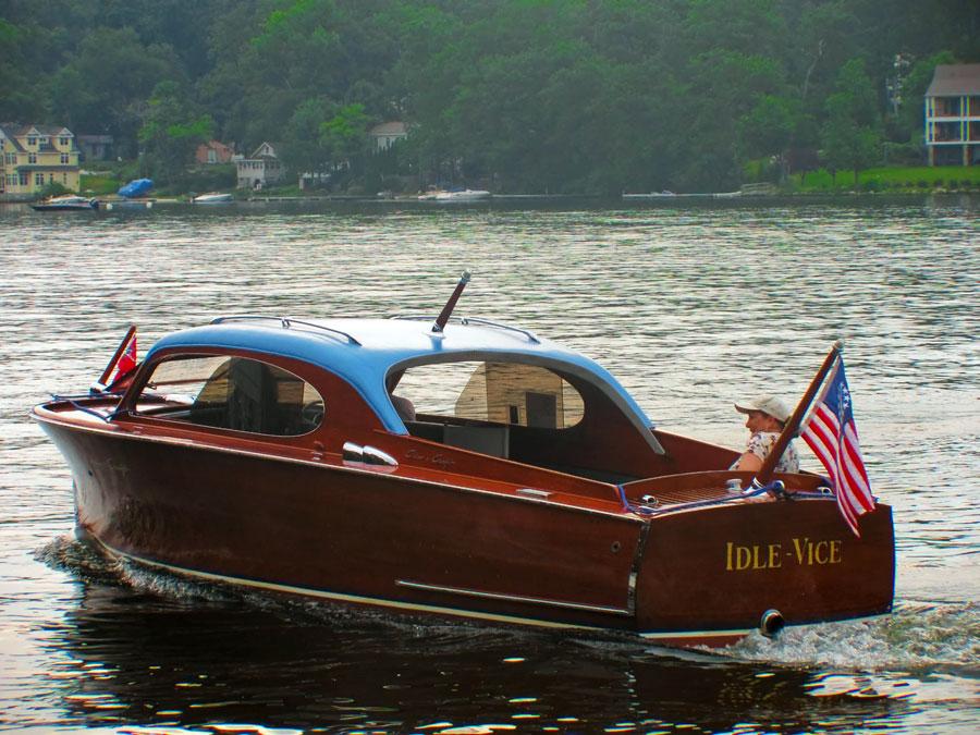 1953 22' Chris Craft Custom Sedan