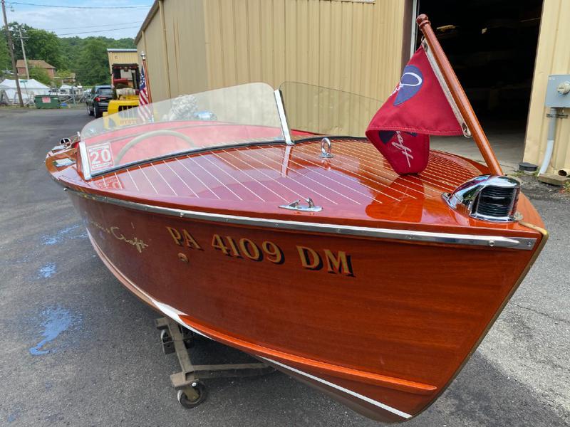 1954 17' Chris Craft Runabout