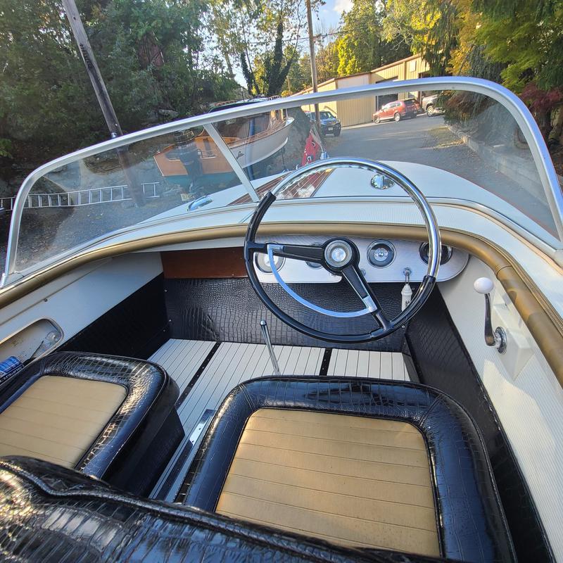 1963 18' Chris Craft Holiday