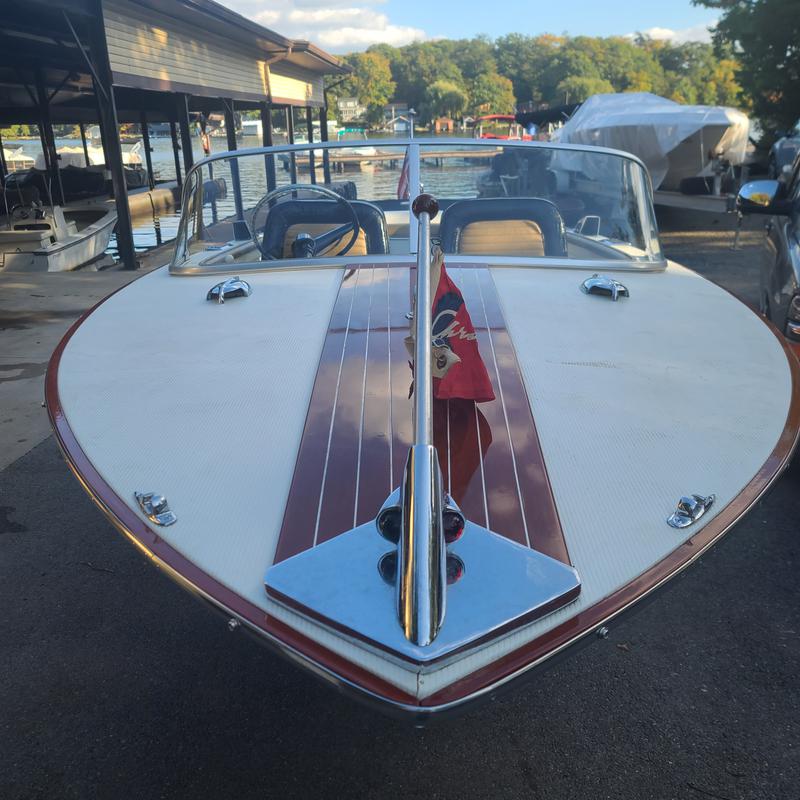1963 18' Chris Craft Holiday